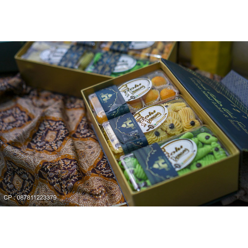 

HAMPERS KUE LEBARAN - Kue Kering Si Demang/ Parcel Kue Kering/ parcel/ paket kue kering