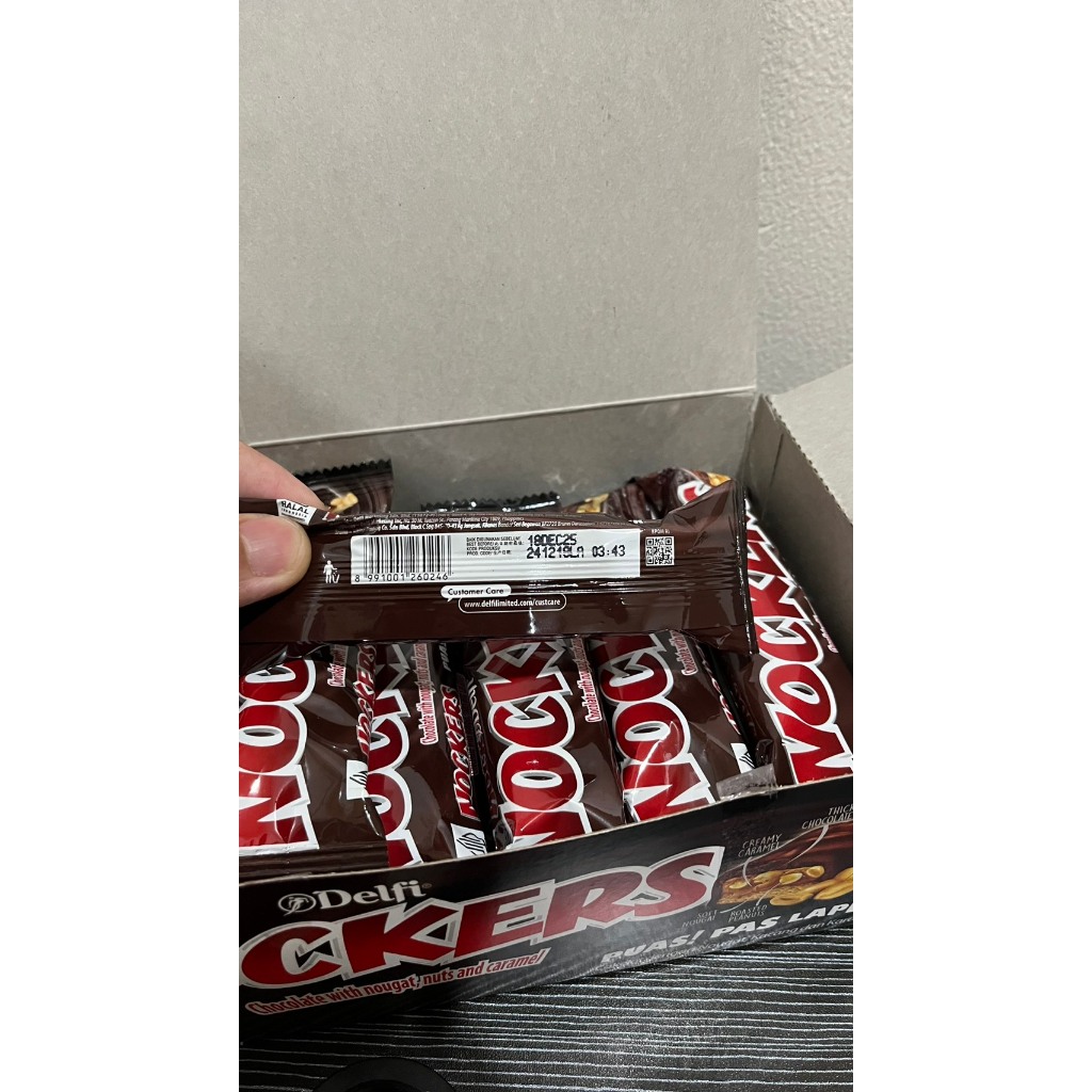 

Delfi Nockers 35gr | Snack Cokelat Isi Kacang & Karamel