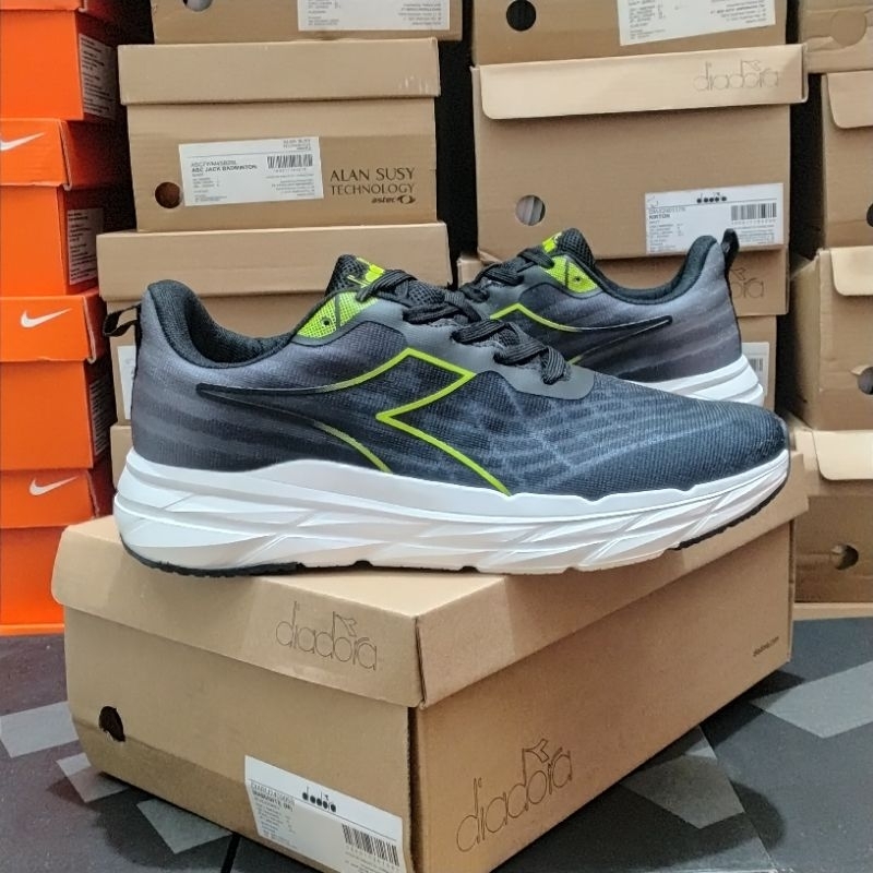 Sepatu Diadora Mamante Hitam Original