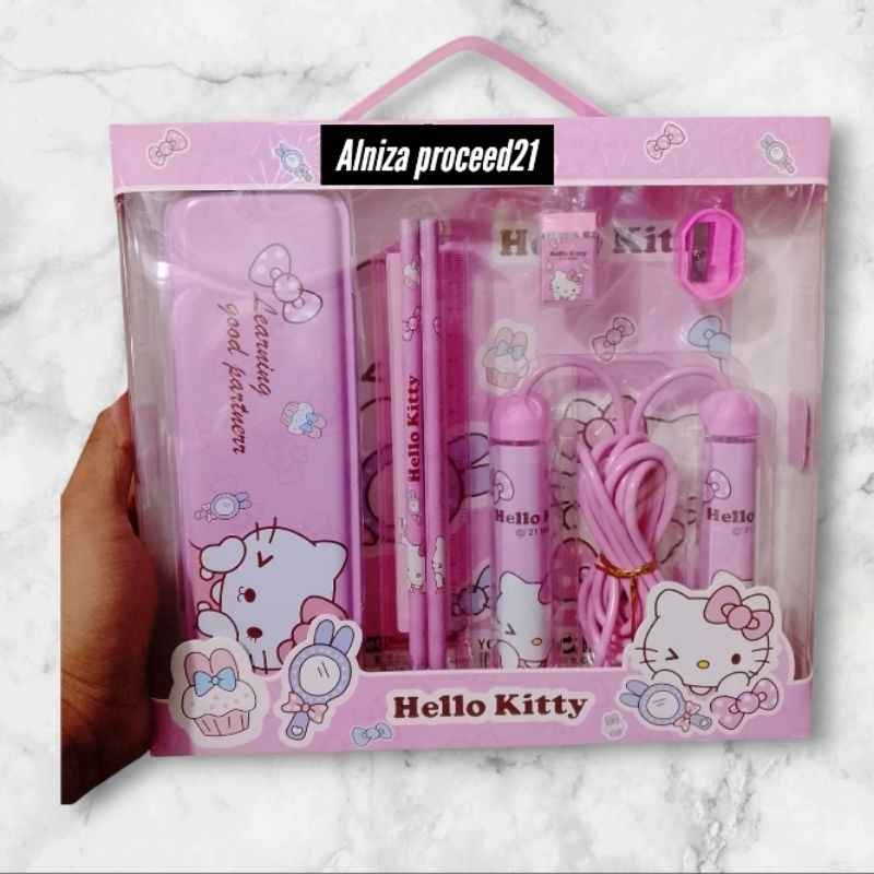 

1 set tempat pensil + skiping karakter kartun lucu