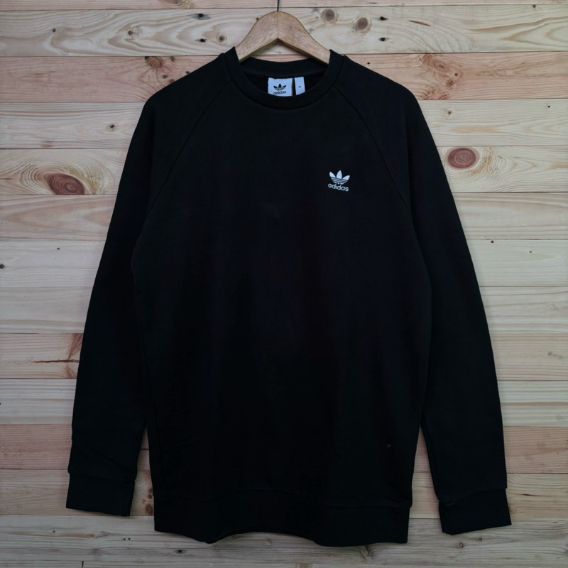 Crewneck Hoodie Adidas Trefoil Europa Essentials Originals - Second Very Good Condition Untuk Pria &