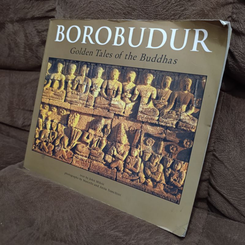 Buku BOROBUDUR Golden Tales of The Buddhis
