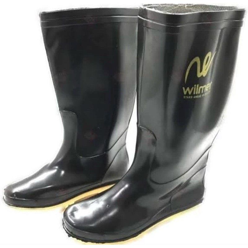 sepatu boat panjang / sepatu boat karet hitam