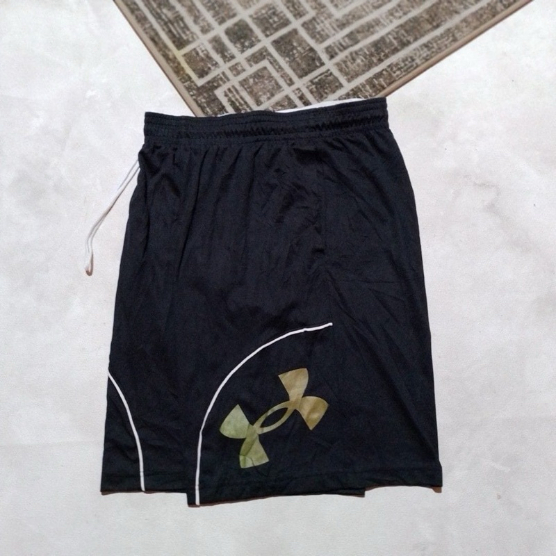 Celana Pendek Olahraga Under Armour