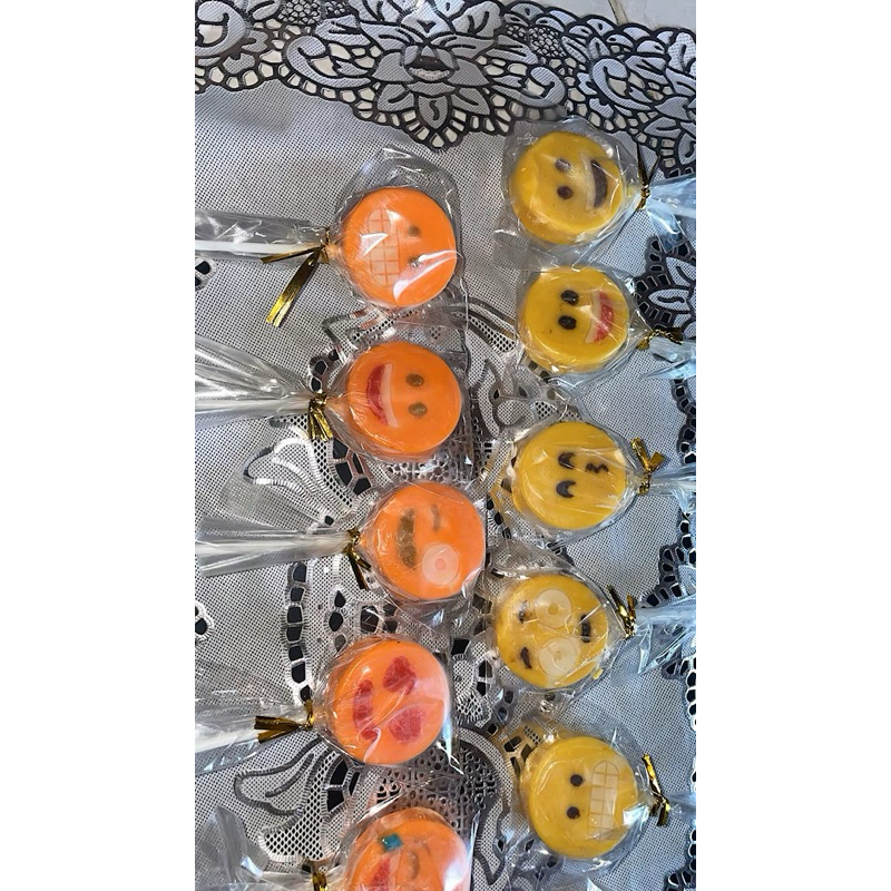 

choklat lolypop karkater emoticon isi 12 pcs