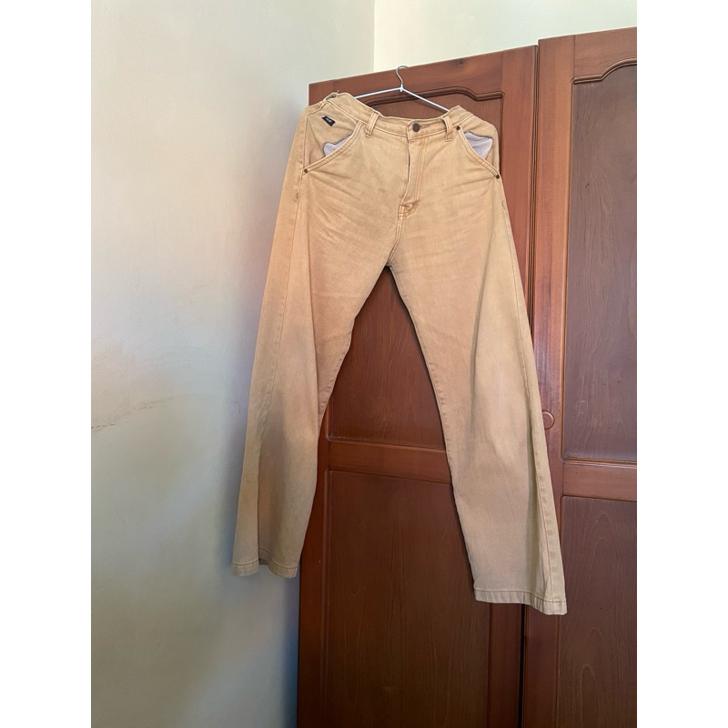 jeans coklat