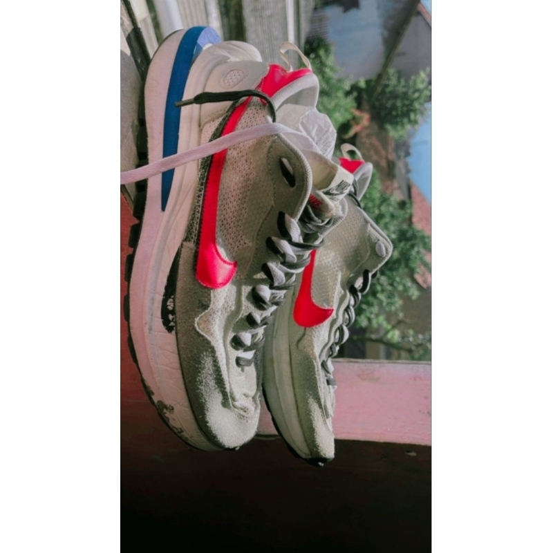 nike sacai vaporwaffle white