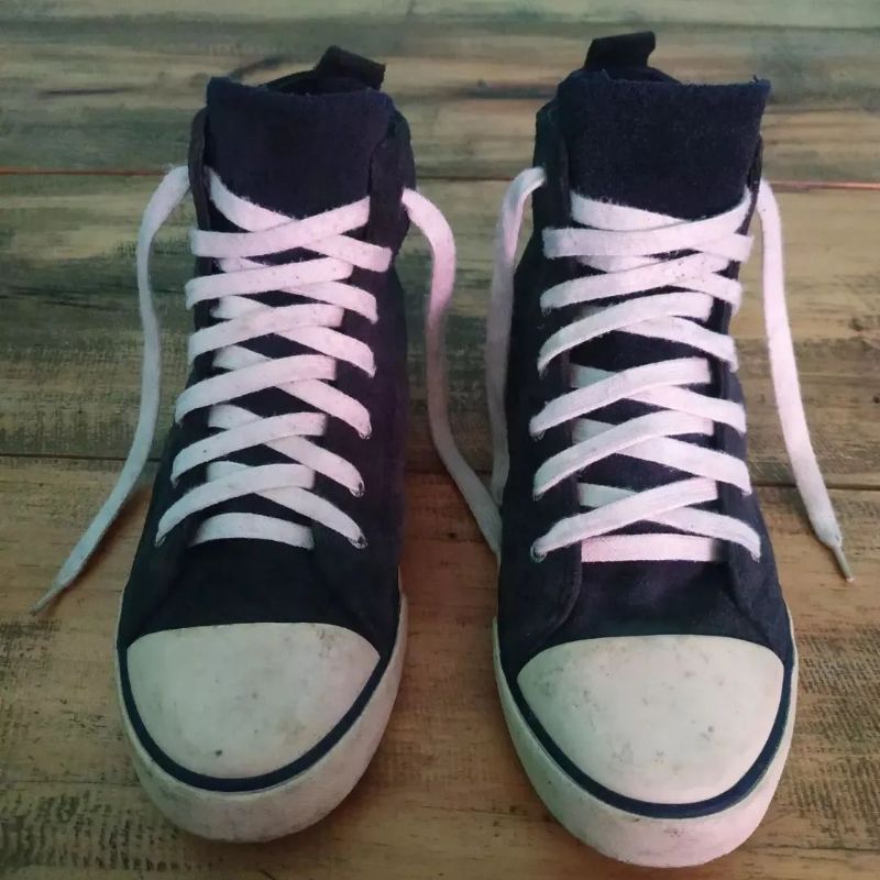 sepatu pol* r*lph l*uren