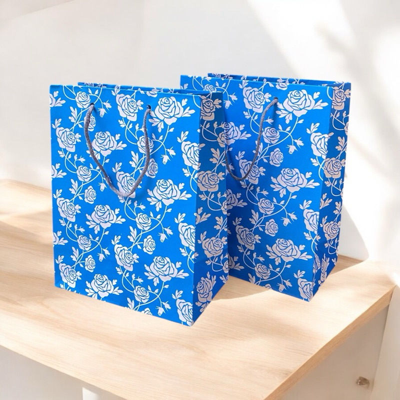 

Paperbag R6 ukuran 20x25 | R6 Biru Motif Bunga
