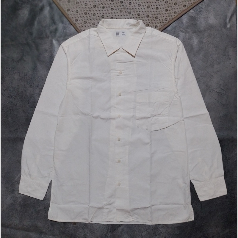 Kemeja Putih Uniqlo UUU