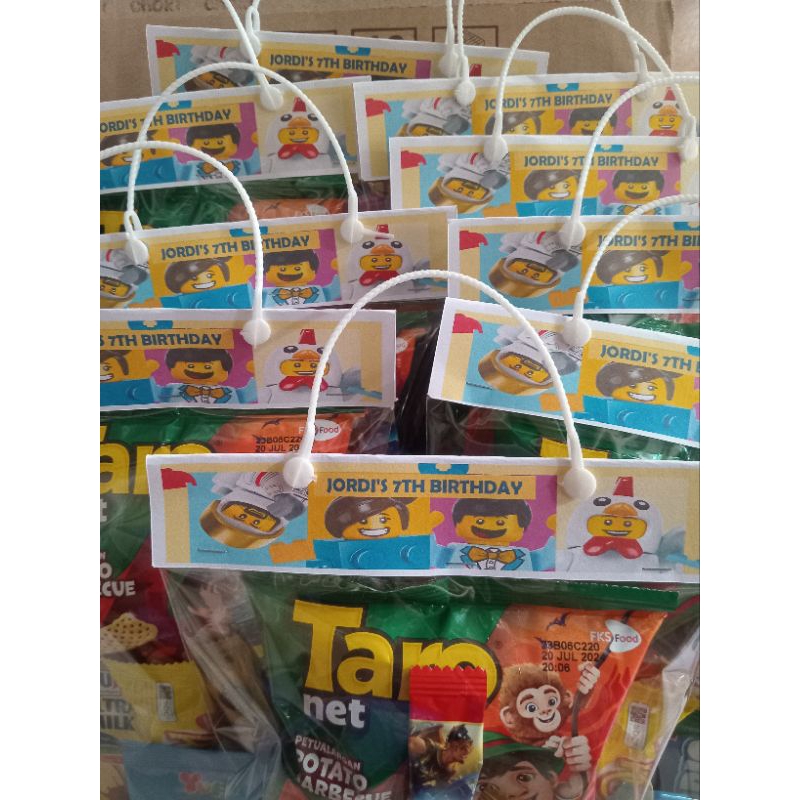 

Hampers Bingkisan Ulang Tahun Anak 8 isi tas jinjing