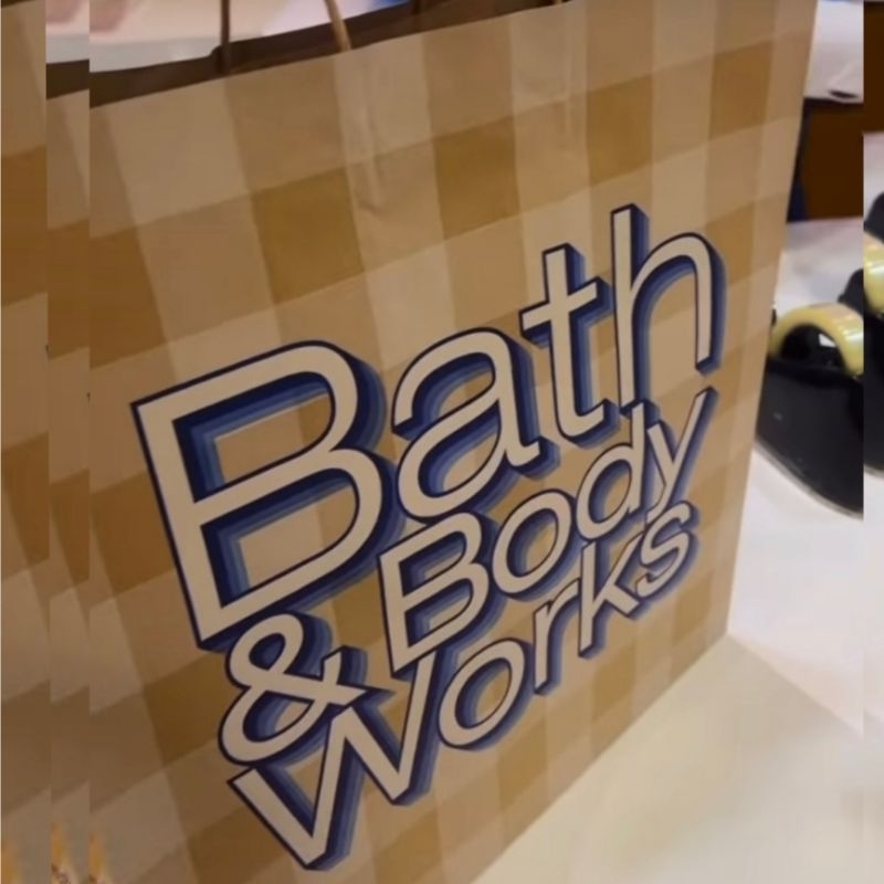

PAPER BAG GINGHAM BATH & BODY WORKS BBW SIZE XL PAPERBAG KANTONG KERTAS BESAR