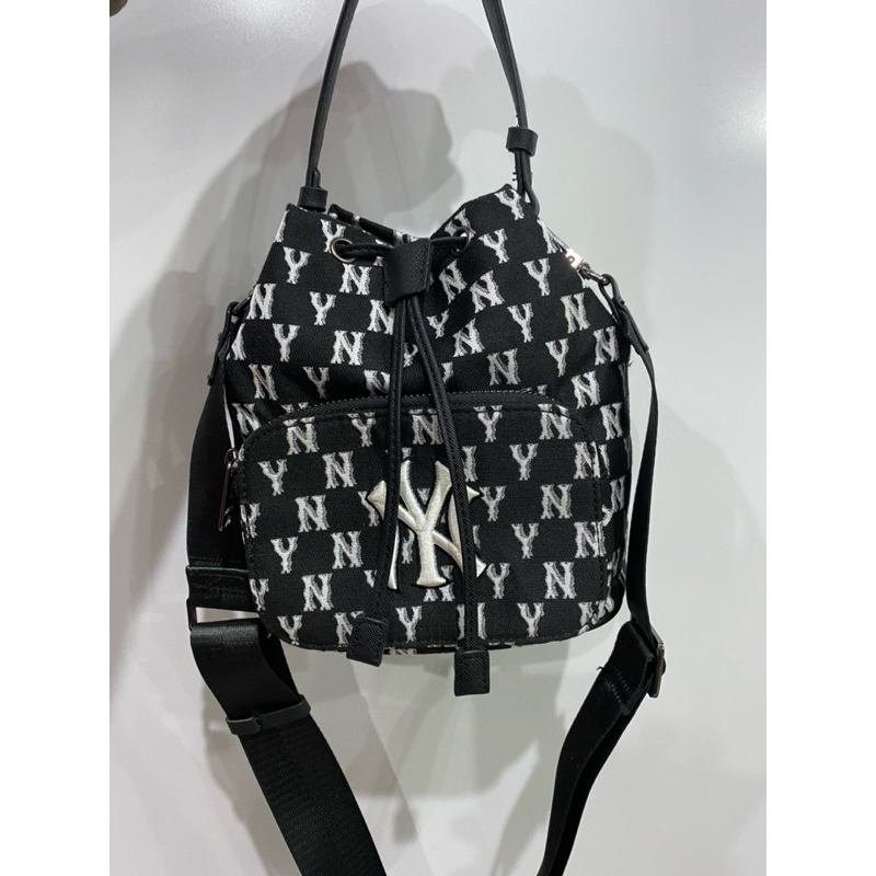 TAS SELEMPANG SERUT MLB HITAM WANITA