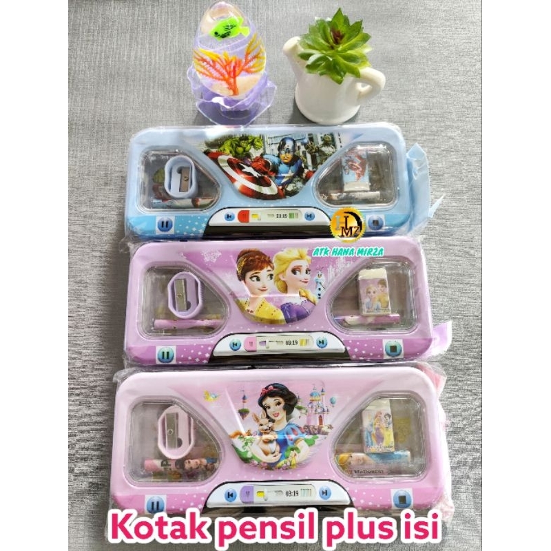 

Kotak Pensil Plus isi