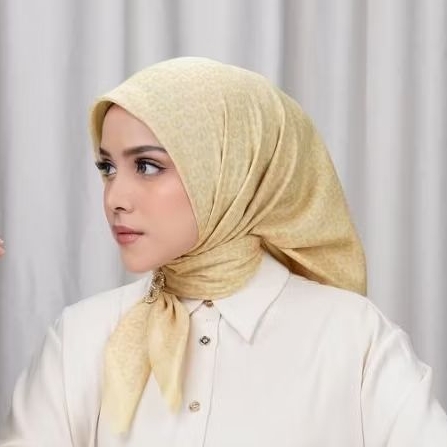 Tapis de Fleur Banana Buttonscarves Jilbab Kuning Siap kirim