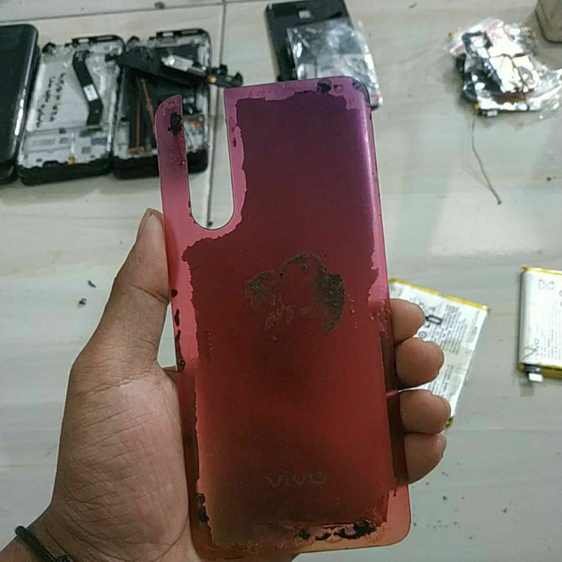 backdoor bekas Vivo v15 pro kondisi fisik sesuai gambar