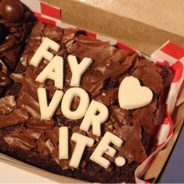 COKLAT HURUF UNTUK BROWNIES, KUE ULANG TAHUN, PUDDING