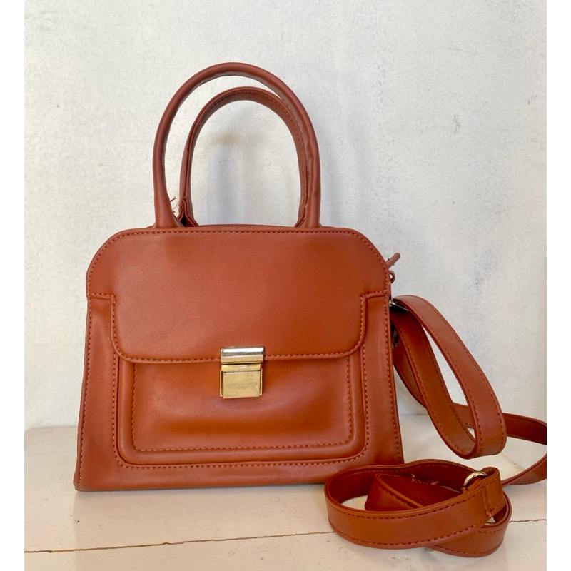 Tas handle soulder shopee martin paris preloved