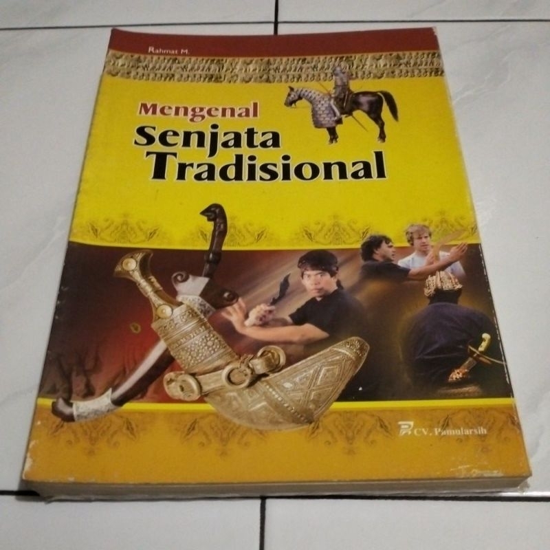 buku mengenal senjata tradisional