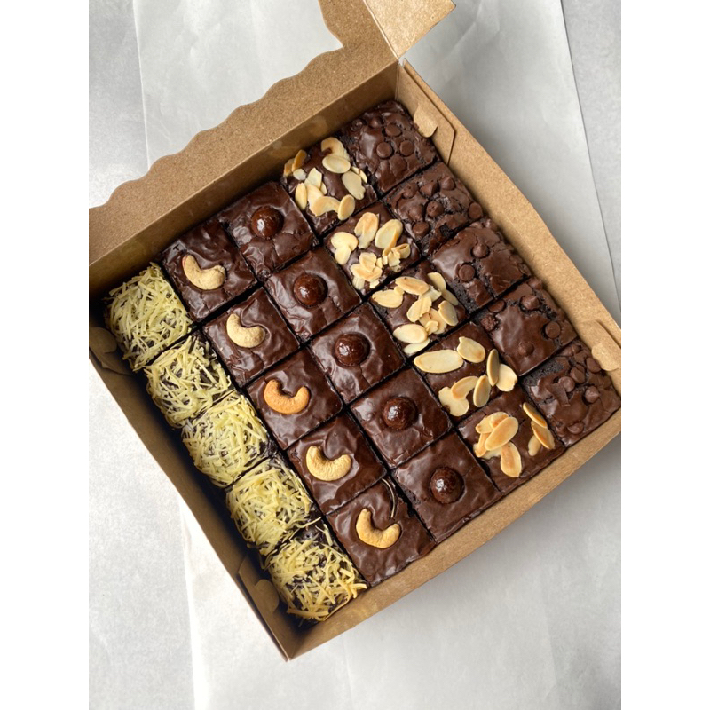 

Weandyo Fudgy Brownies Premium 20x20 || Enak Dan Bikin Nagih