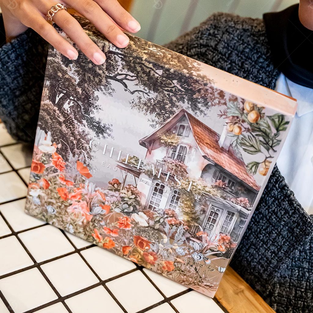 

Scissors & design Hardbox Classic Shoe Box Parfum 24 x 24 x 8 cm PRE ORDER