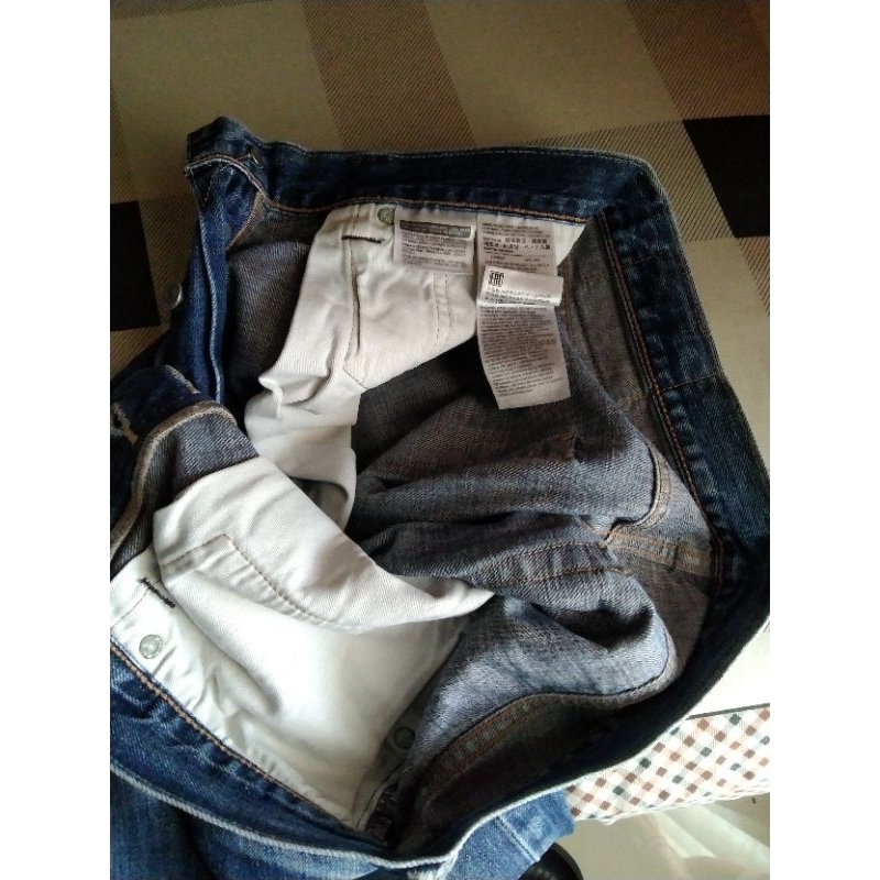 celana Levis size 32 second