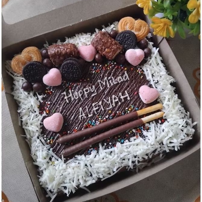 

Brownies Ultah/Brownies coklat/Fudgy brownies/Brownies hias/Brownies ulang tahun /Kue Ultah/Kado ultah/Kado Anniversarry