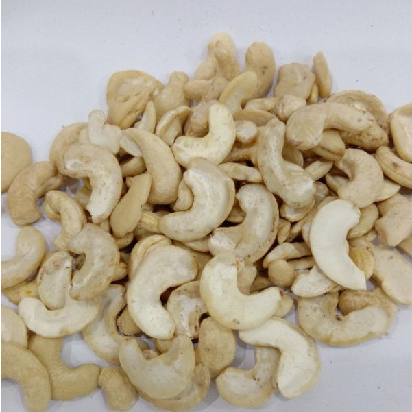 

KACANG MEDE MENTAH BELAH DUA SUPER 1 KG / RAW CASHEW NUTS