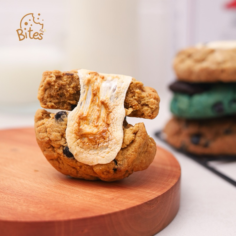 

Bitesday Cookies Smores Cookies original cookies double choco cookie monster coklat makanan ringan makanan camilan hadiah chochips