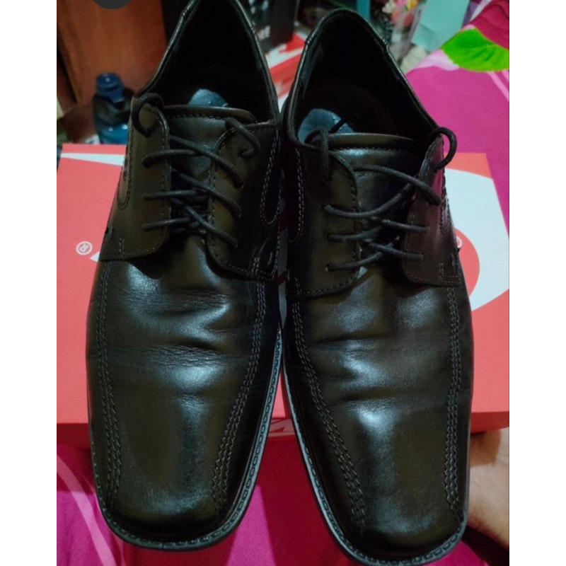 sepatu pantofel black leather brand ecco