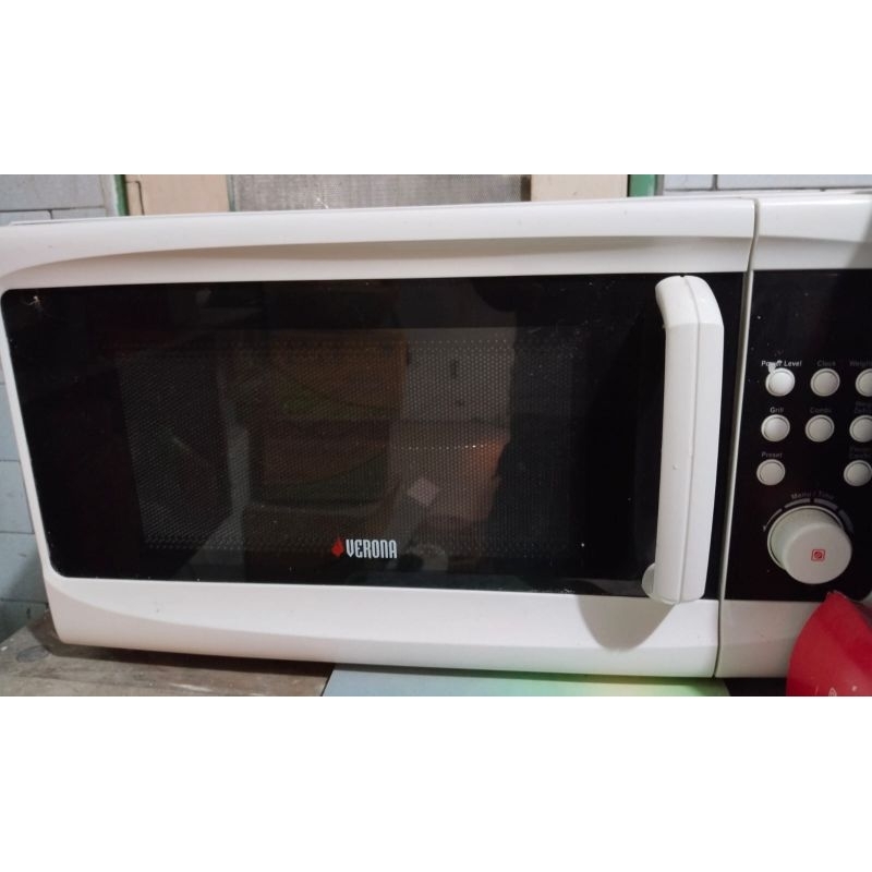 Microwave oven VERONA R7208G (pernah dipakai)