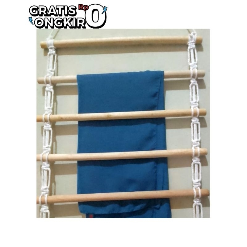 Gantungan Baju Tempel Dinding Bahan Kayu Aesthetic