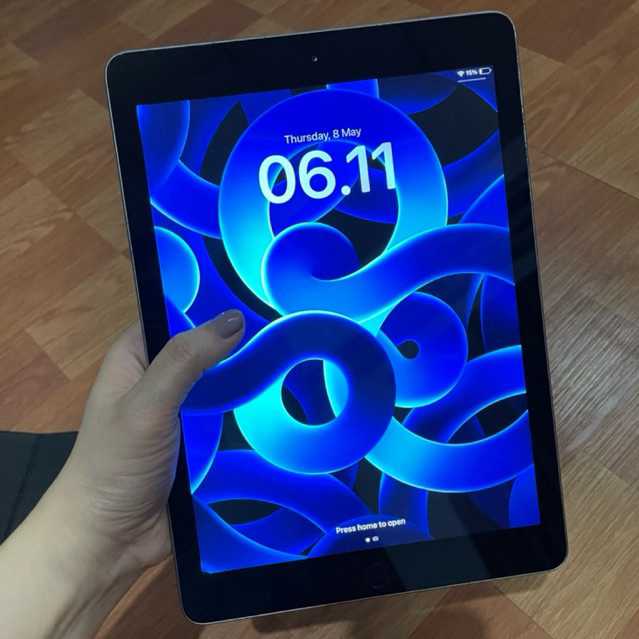 iPad 6 32GB Second terawat mulus bekas space grey