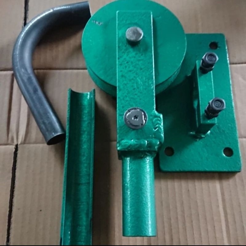 alat roll bending pipa manual untuk pipa besi ukuran 1¼ inch diameter pipa 38mm..