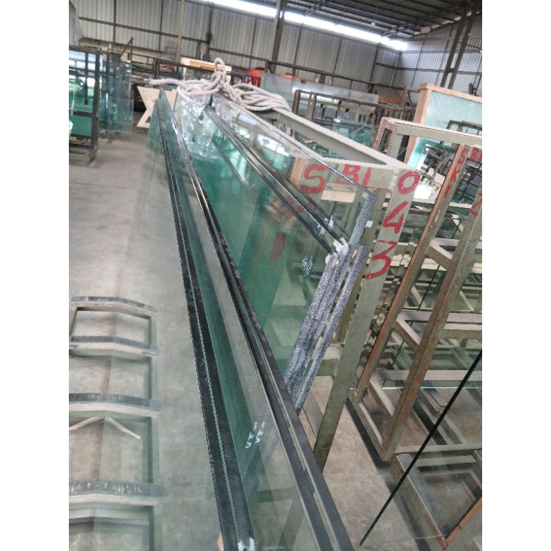 kaca 12mm tempered