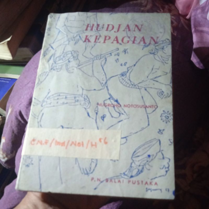 buku Hudjan Kepagian, kumpulan tjerita pendek, edjaan lama tahun 1966
