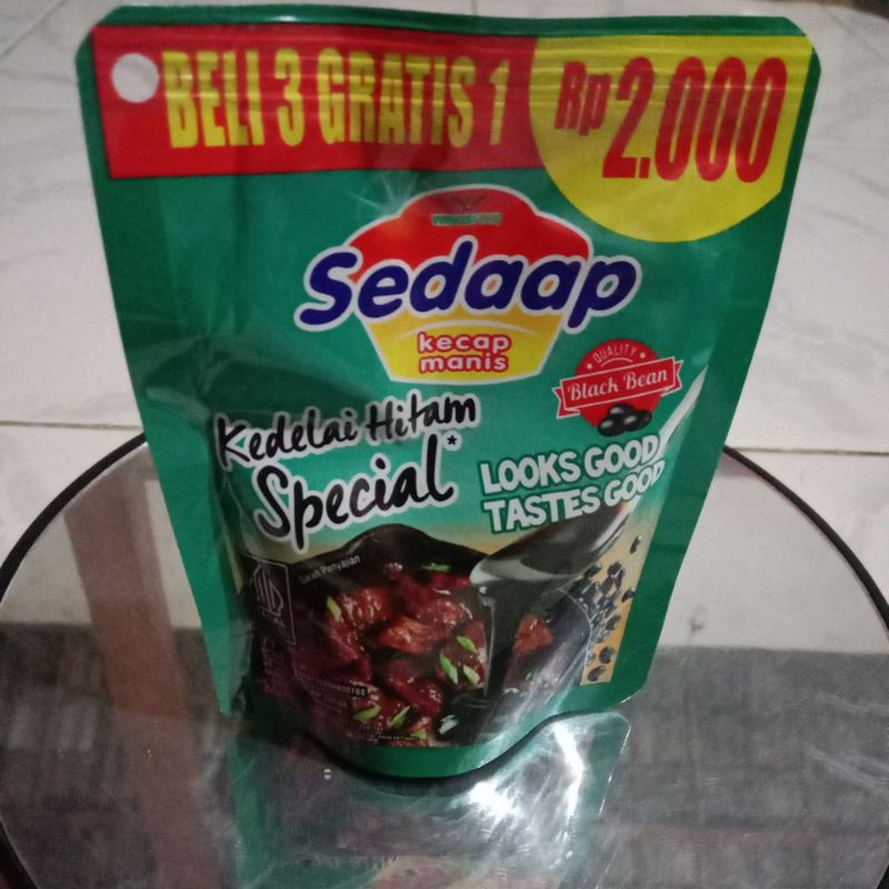 

KECAP MANIS SEDAAP KEDELAI HITAM SPESIAL 77 GRAM (HARGA PER 1 POUCH, TIDAK ADA GRATISAN)