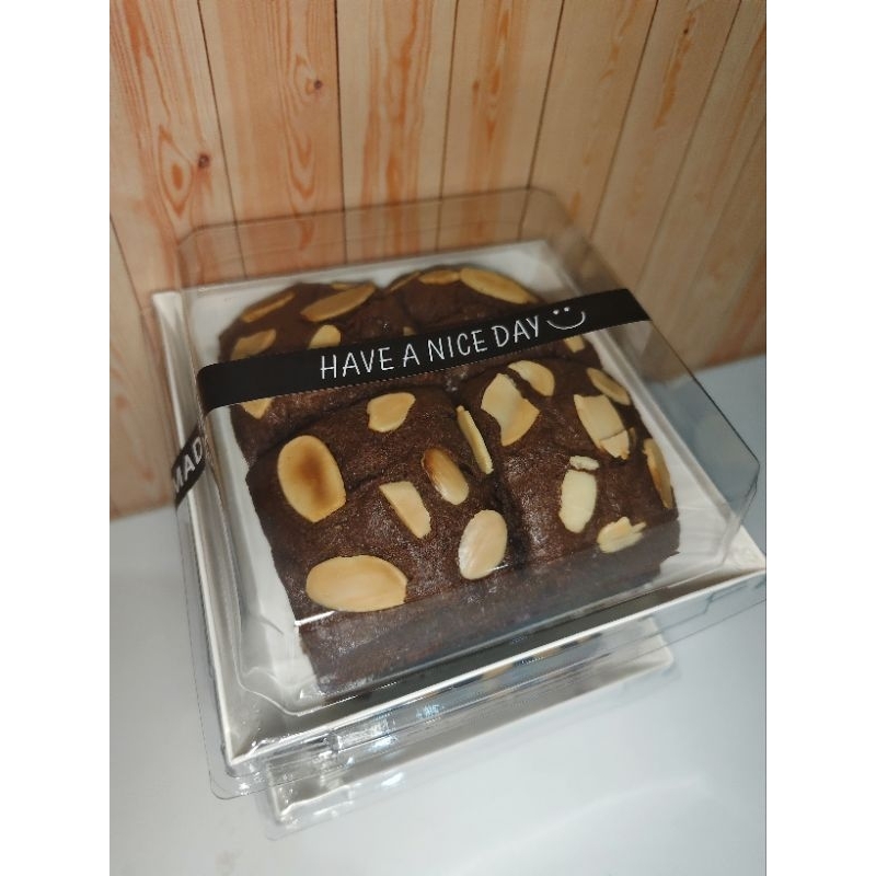 

brownies almond mini