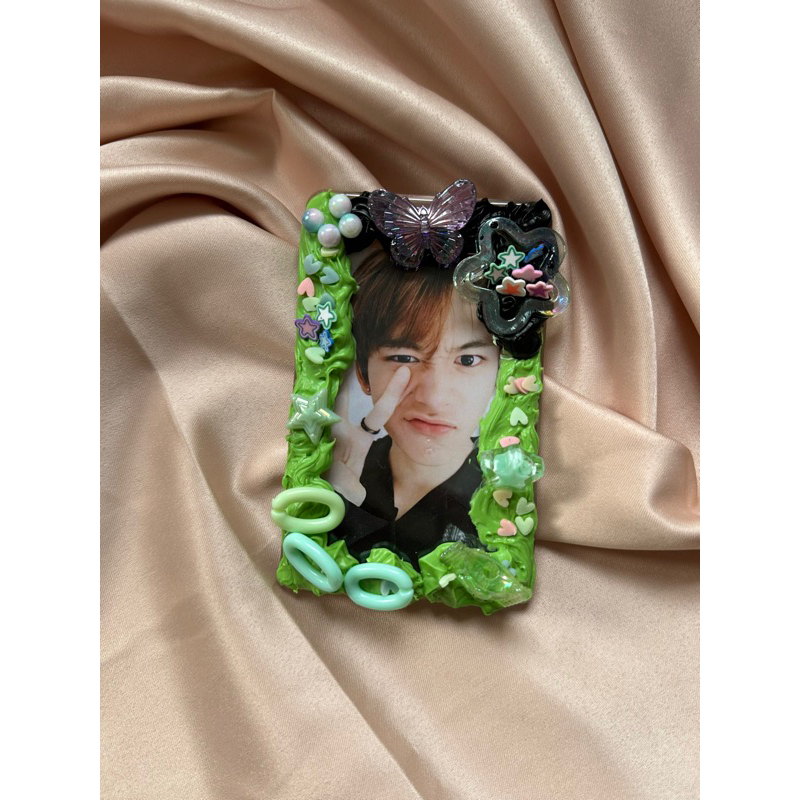 AKRILIK PC HOLDER Cream Deco (Green and Black)