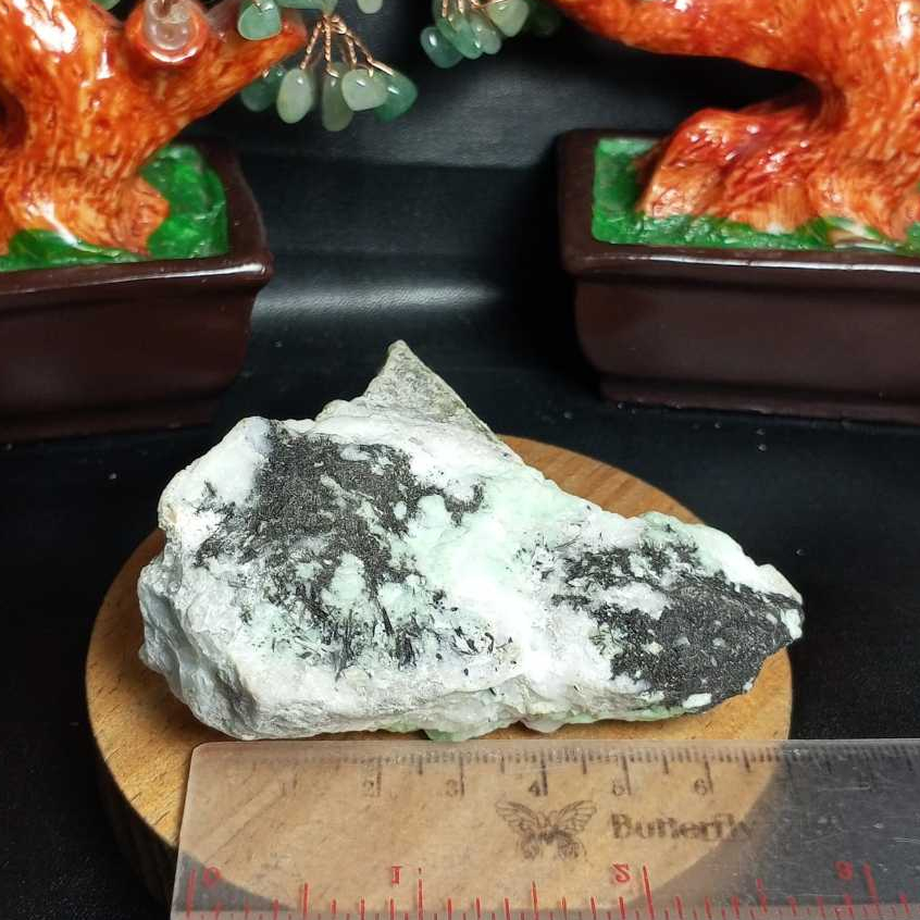 Natural Emerald Rough / Raw Stone (1)