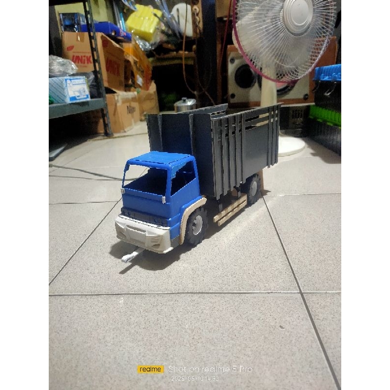 Miniatur truk plastik modif HEREX bak PVC