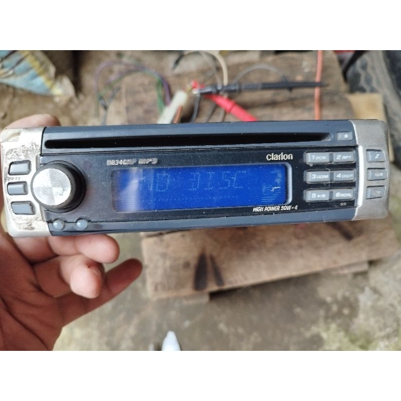single din tape mobil clarion tuner cd mp3 aux belakang