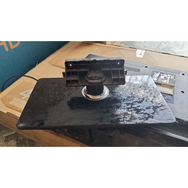 kaki tv polytron PLD 32D700 & PLD 32D710