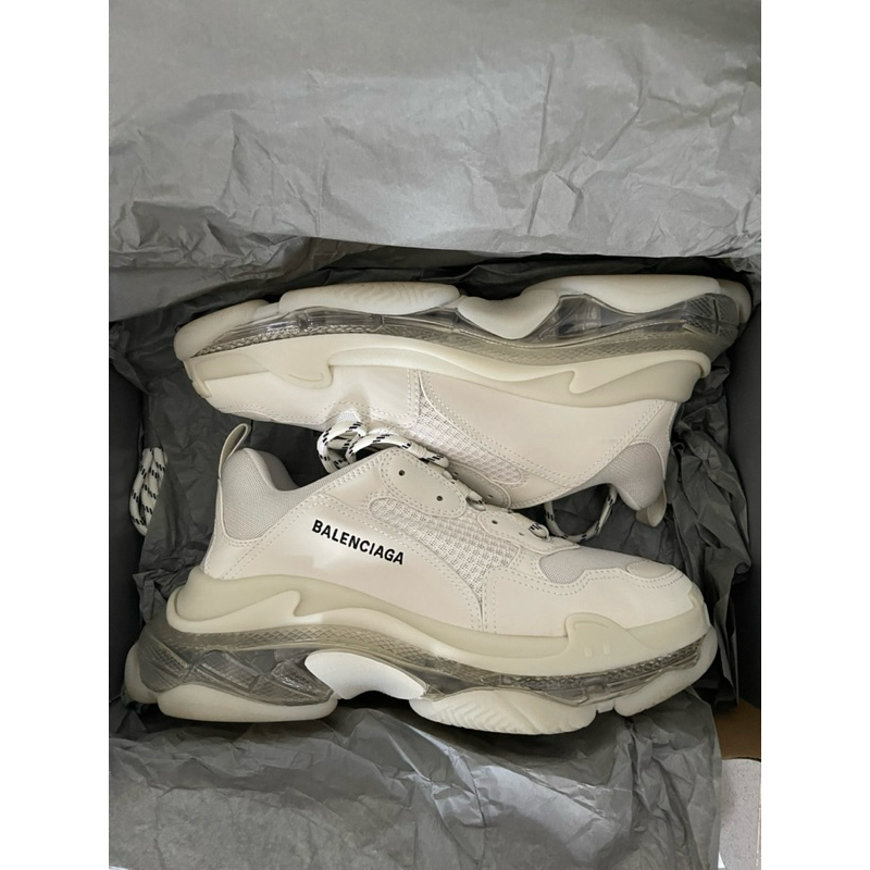 BALENCIAGA TRIPLE S WHITE, SIZE 42, ORIGINAL FROM BALENCIAGA STORE, TERMURAH