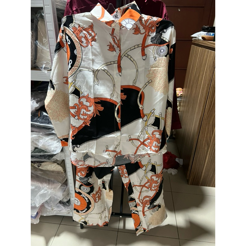 one Set / setelan Lalune La lune bangkok (bkk), kemeja panjang dan celana panjang