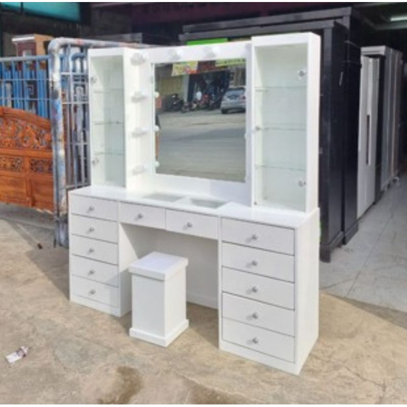 MEJA RIAS LAMPU CERMIN MEJA RIAS LAMPU MINIMALIS JEPARA