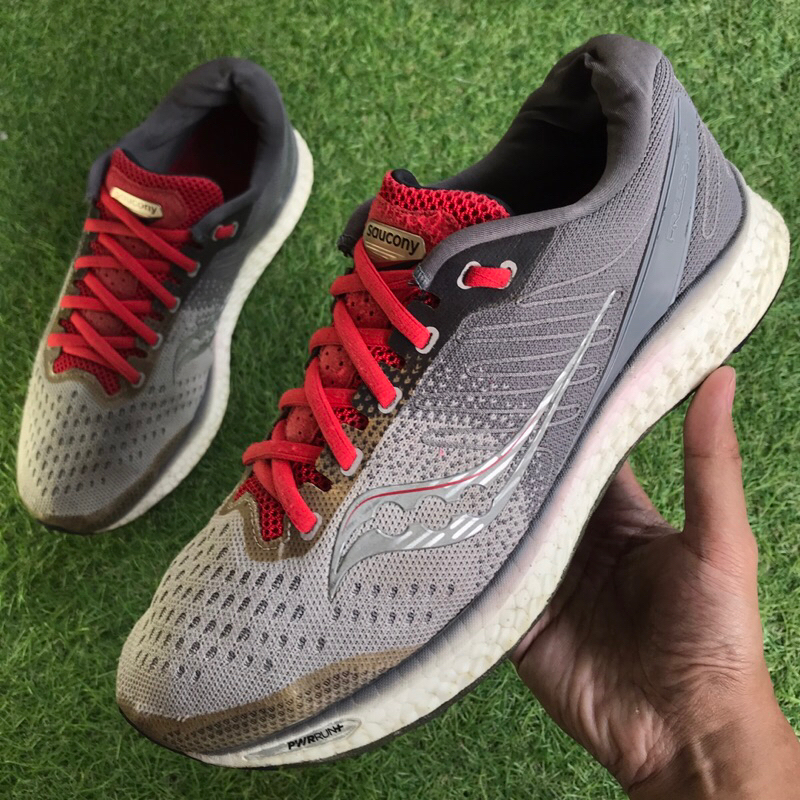Saucony Running Shoes preloved size 42,5