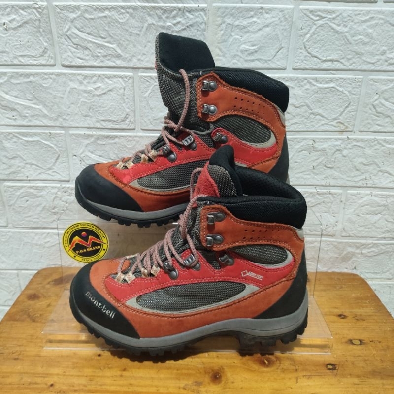 sepatu outdoor MONTBELL second