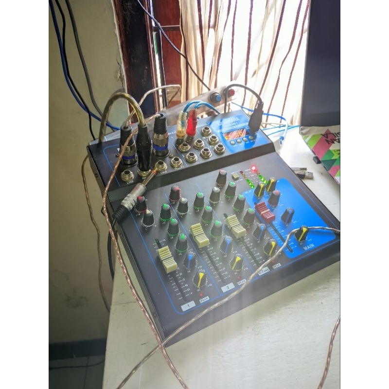 YAMAHA Mixer MG04BT Bekas seperti Baru, NO MINUS.