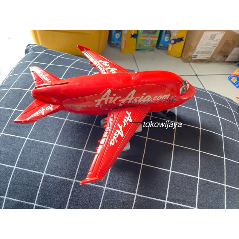 Mainan Miniatur Pesawat Lion Air Merah